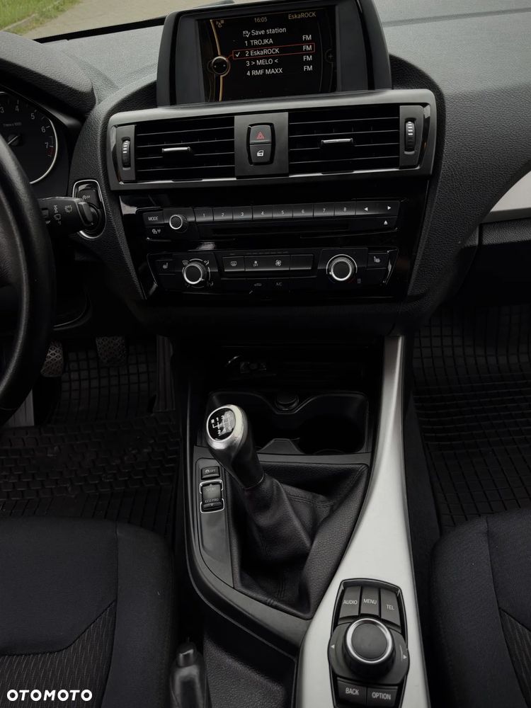 BMW Seria 1 114i - 11