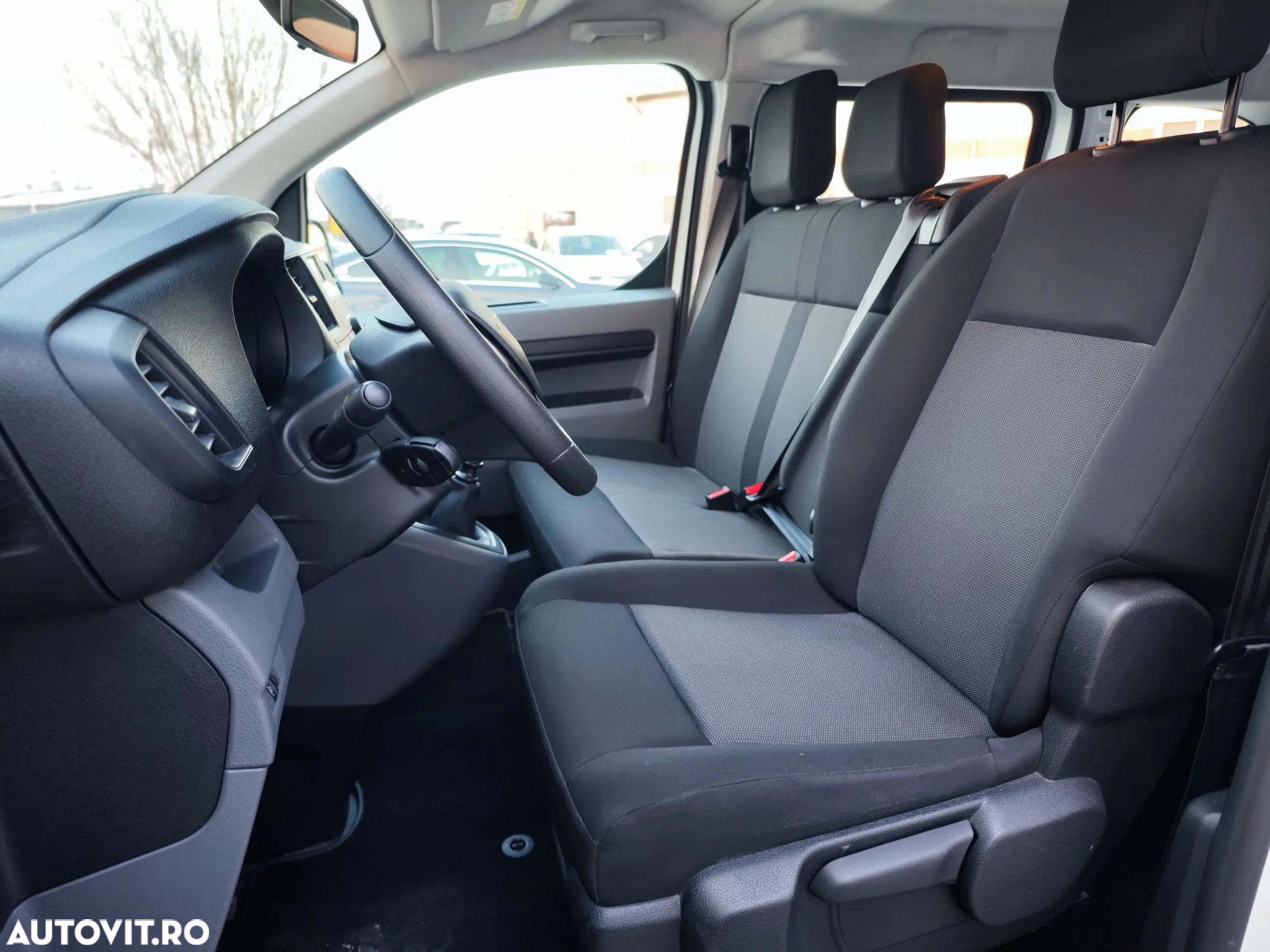 Opel Vivaro - 10