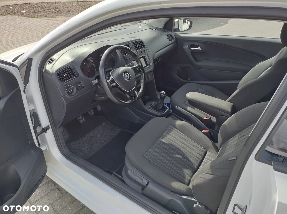 Volkswagen Polo 1.4 TDI (Blue Motion Technology) Comfortline - 11