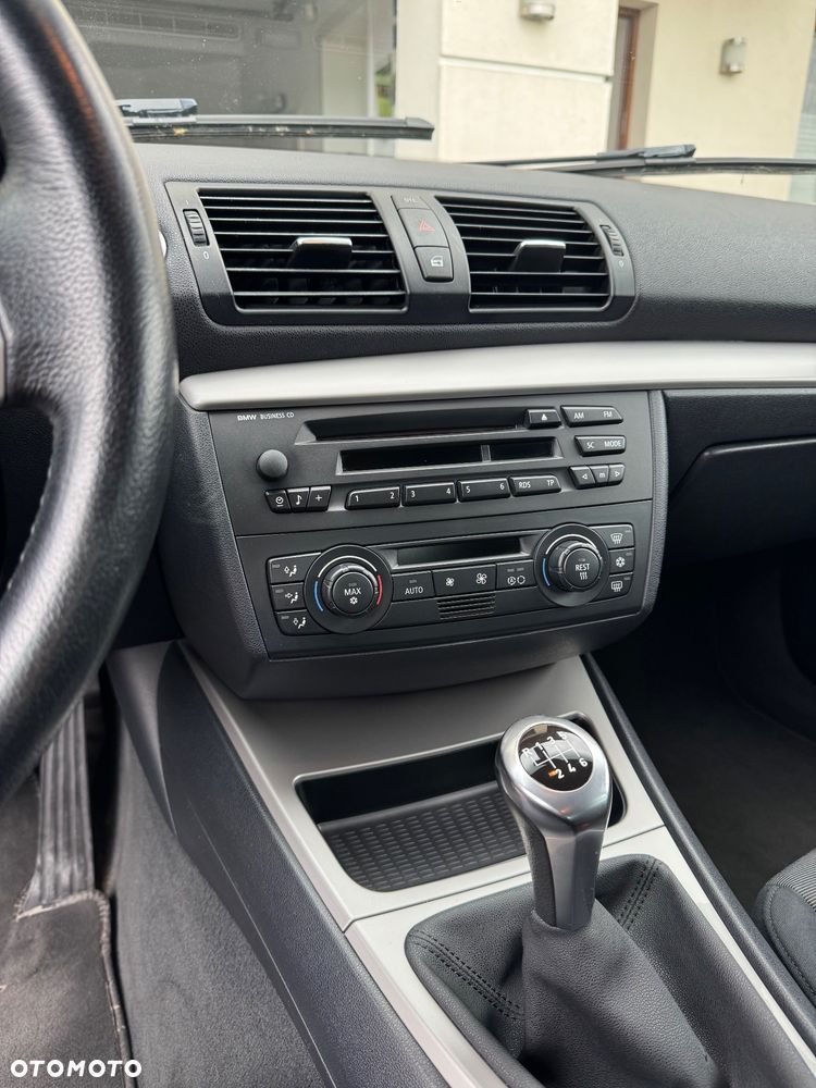 BMW Seria 1 120i - 15