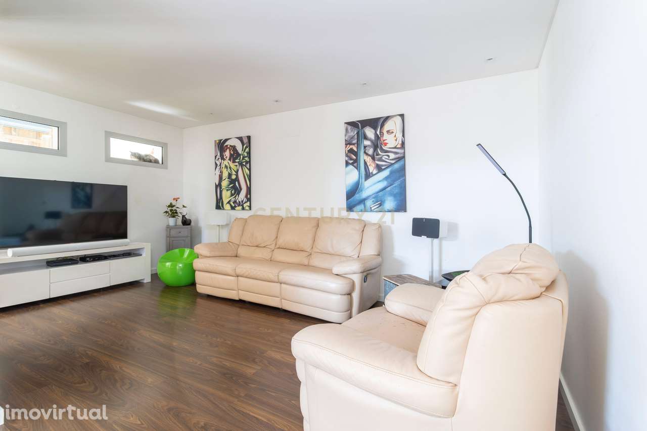 Casa de Luxo com Jardim e Piscina em Marinha Grande - Grande imagem: 5/38