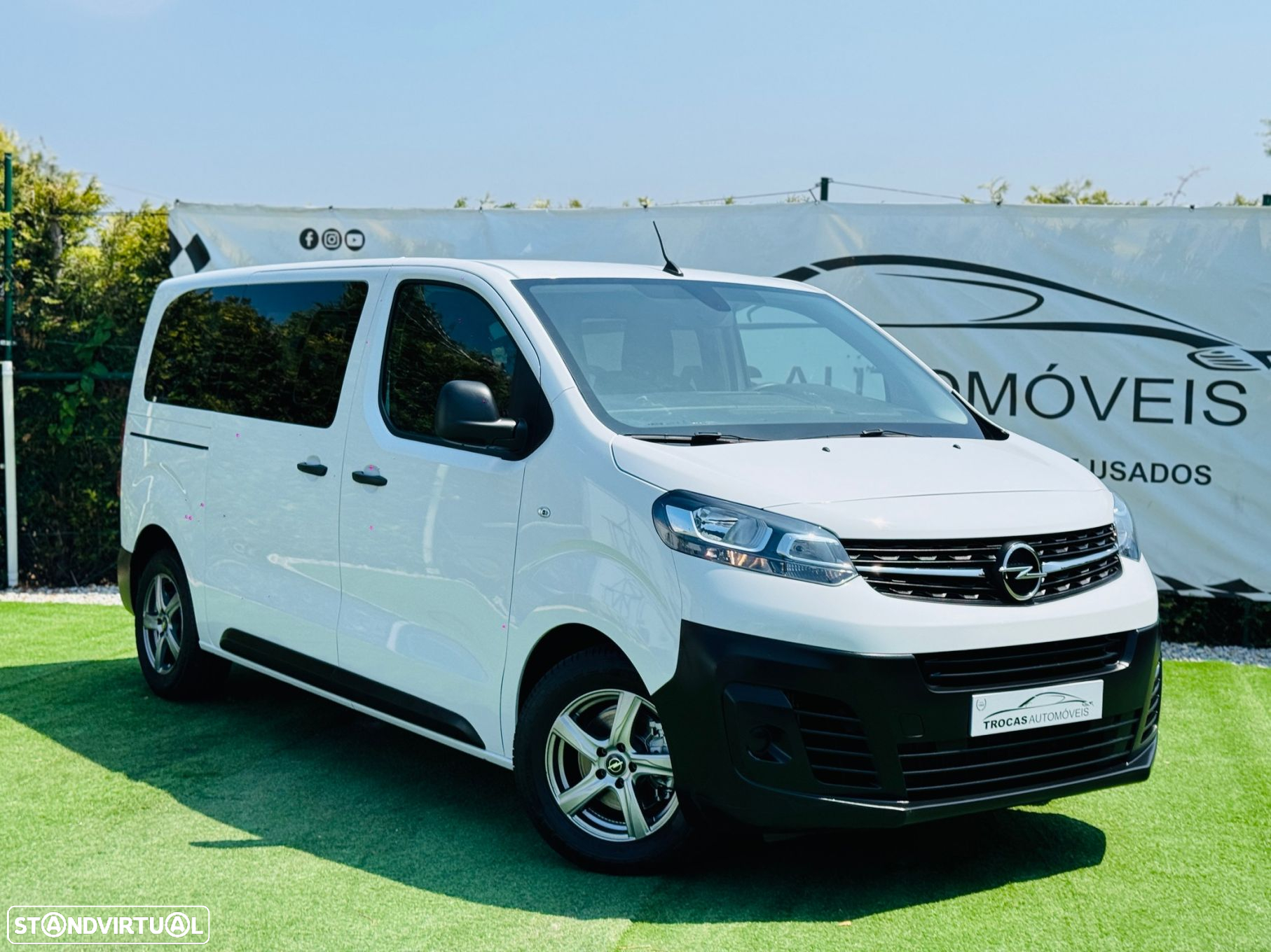 Opel Vivaro 1.5 CDTi L3H1 Essentia Inc - 11