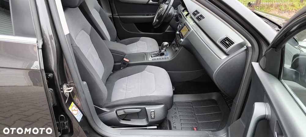 Volkswagen Passat 2.0 TDI DPF DSG Highline - 12