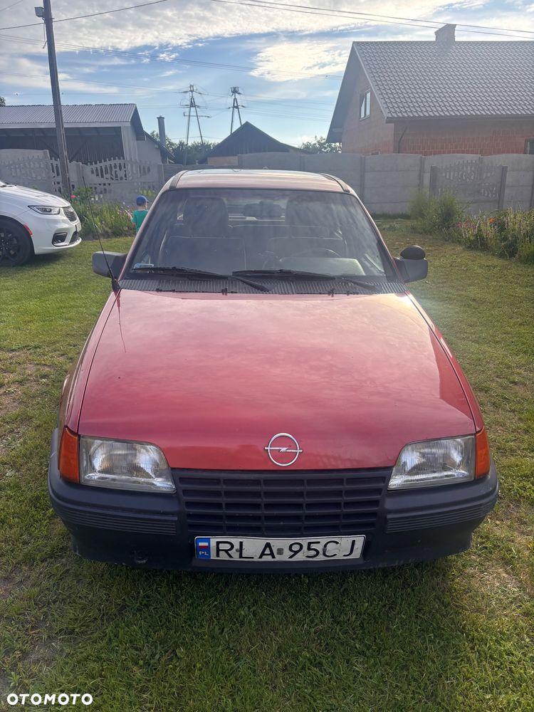 Opel Kadett 1.6 GL - 2