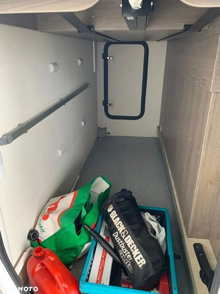 Ford Chausson 720 Titanium - 12