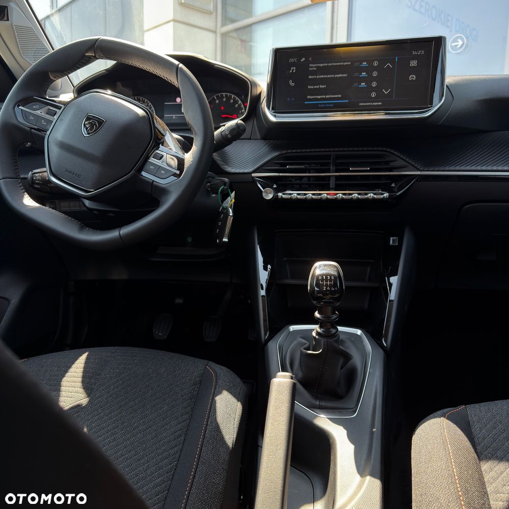 Peugeot 208 - 5