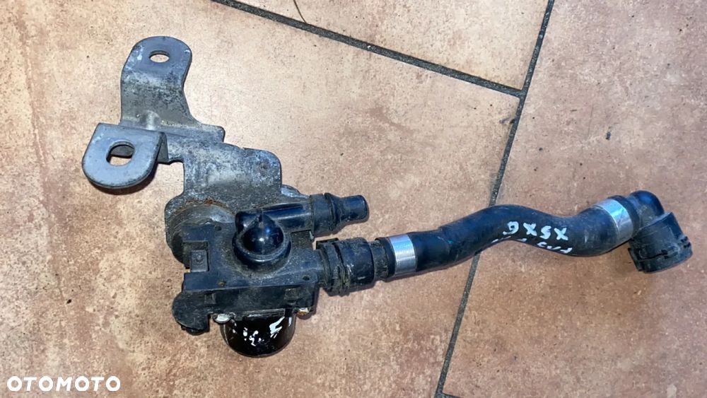 BMW X5 F15 X6 F16 PRZEWÓD WĄŻ CHŁODNICY WODY ZAWÓR 8517591 8517589 - 1