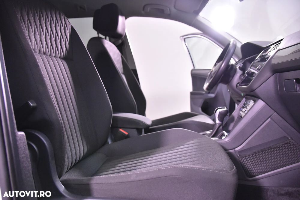 Volkswagen Tiguan - 12