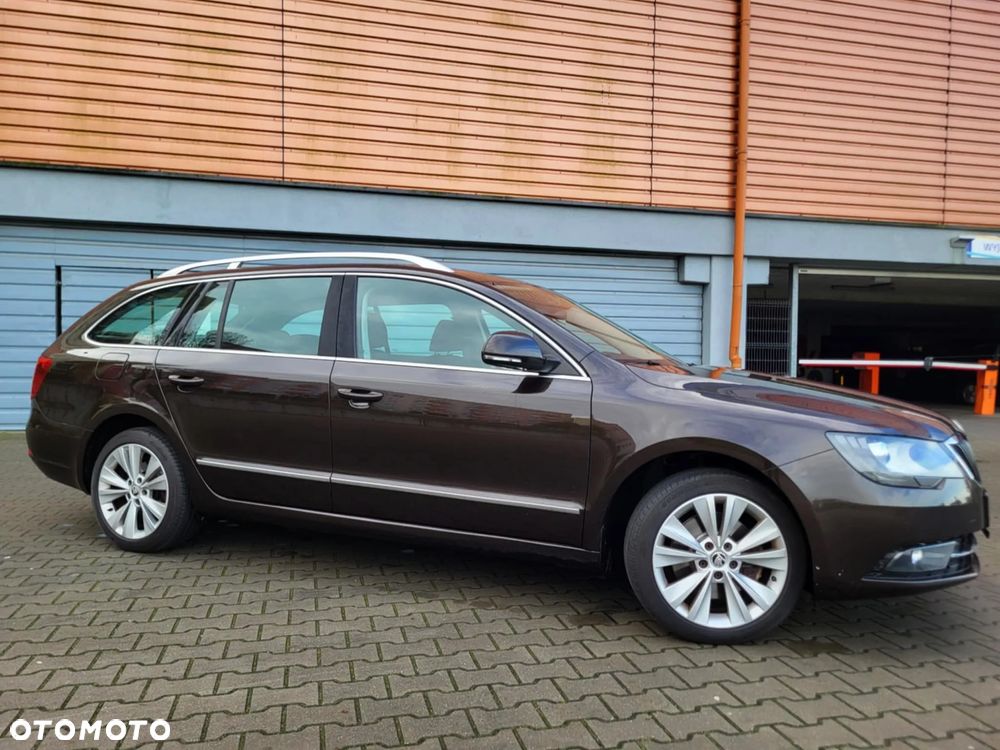 Skoda Superb 2.0 TDI Comfort DSG - 13