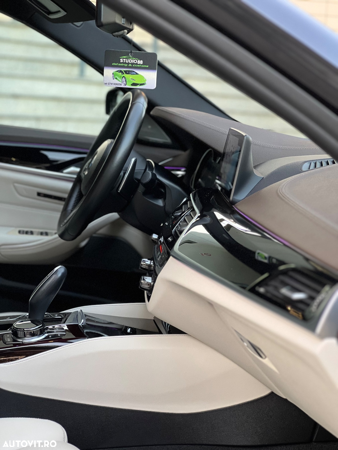 BMW Seria 5 550i xDrive - 20