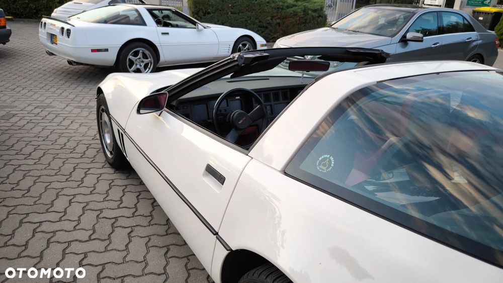 Chevrolet Corvette - 9