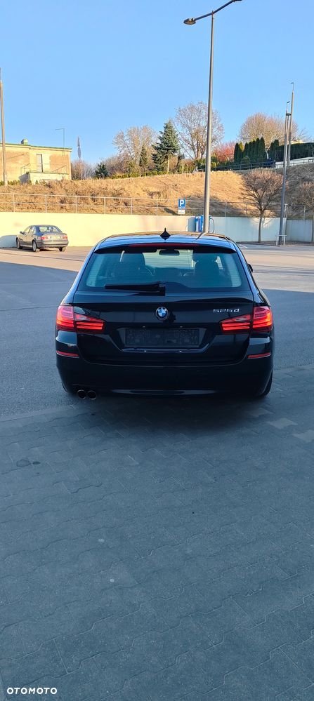 BMW Seria 5 525d Luxury Line - 17