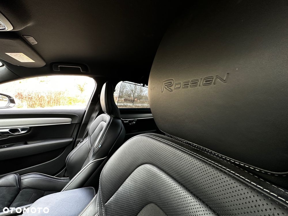Volvo S90 D4 R-Design - 36