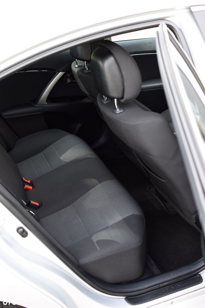 Toyota Avensis - 29
