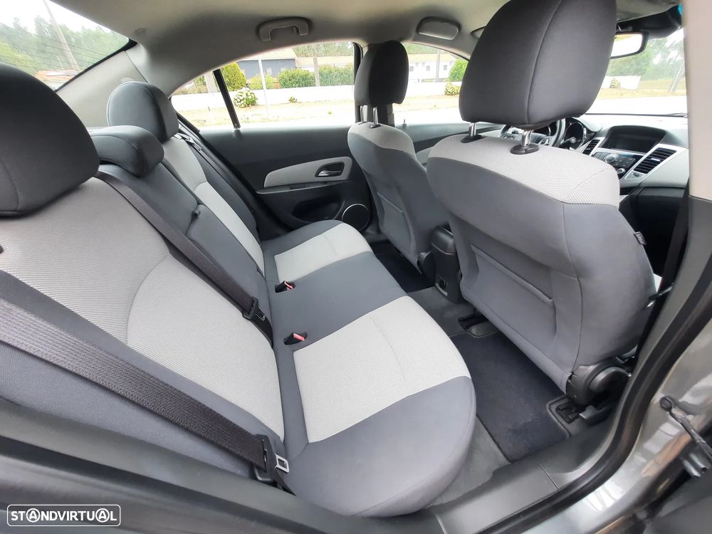 Chevrolet Cruze 2.0 VCDi LT - 30