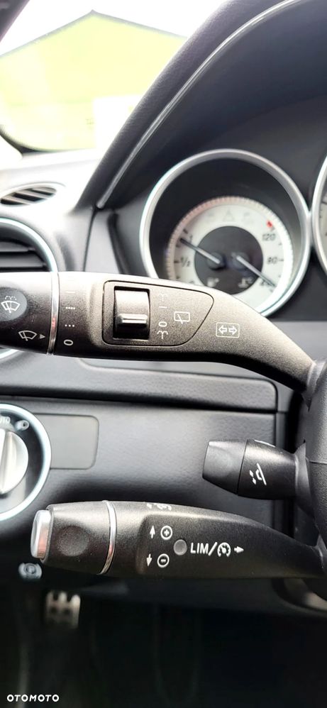 Mercedes-Benz Klasa C 220 CDI DPF (BlueEFFICIENCY) 7G-TRONIC Avantgarde - 19