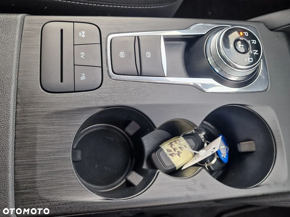 Ford Kuga - 25