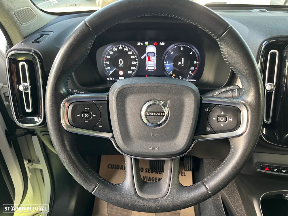 Volvo XC 40 2.0 D3 Momentum Geartronic - 15