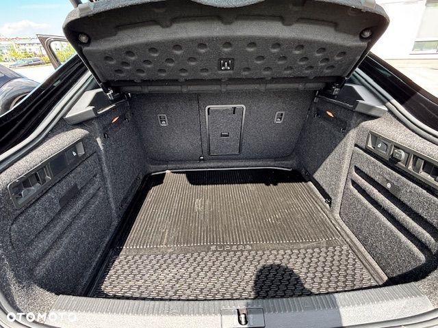 Skoda Superb 2.0 TDI Sportline DSG - 8