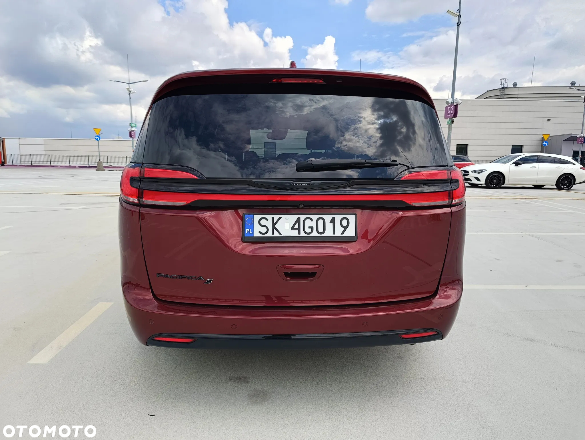 Chrysler Pacifica - 11