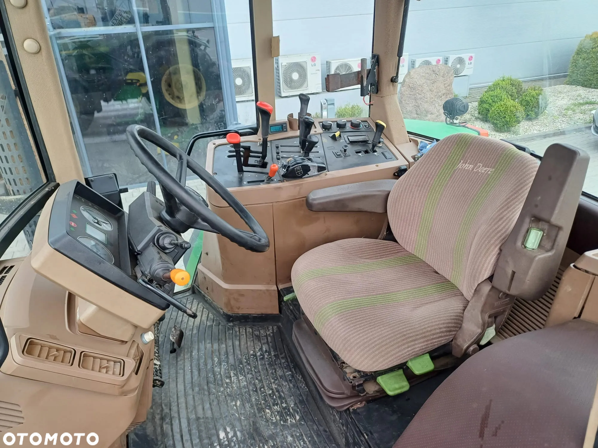 John Deere 7710 - 11