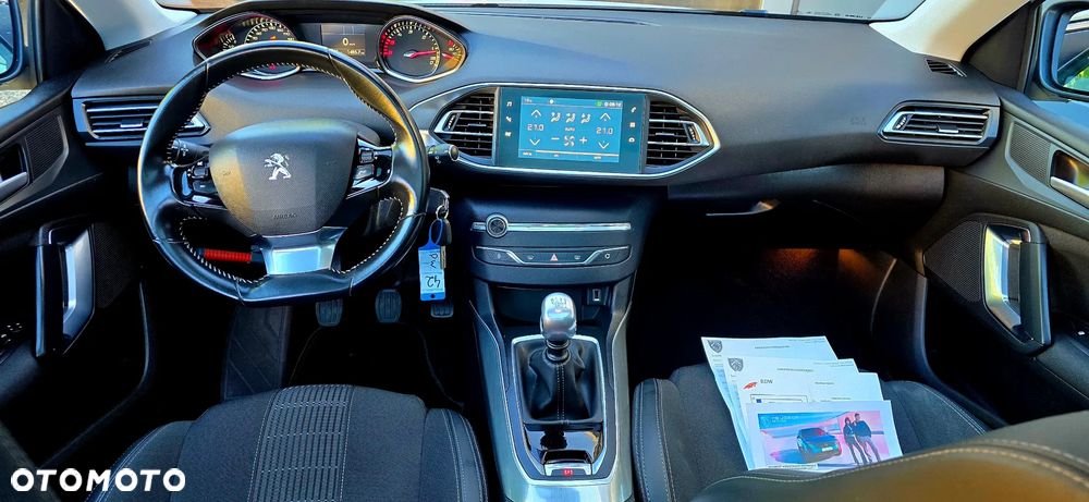 Peugeot 308 BlueHDi 130 Stop & Start Allure Pack - 11