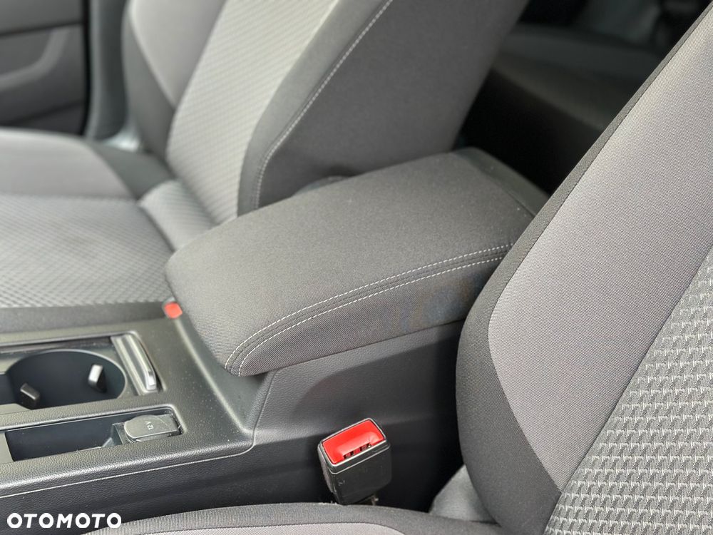 Volkswagen Passat - 20