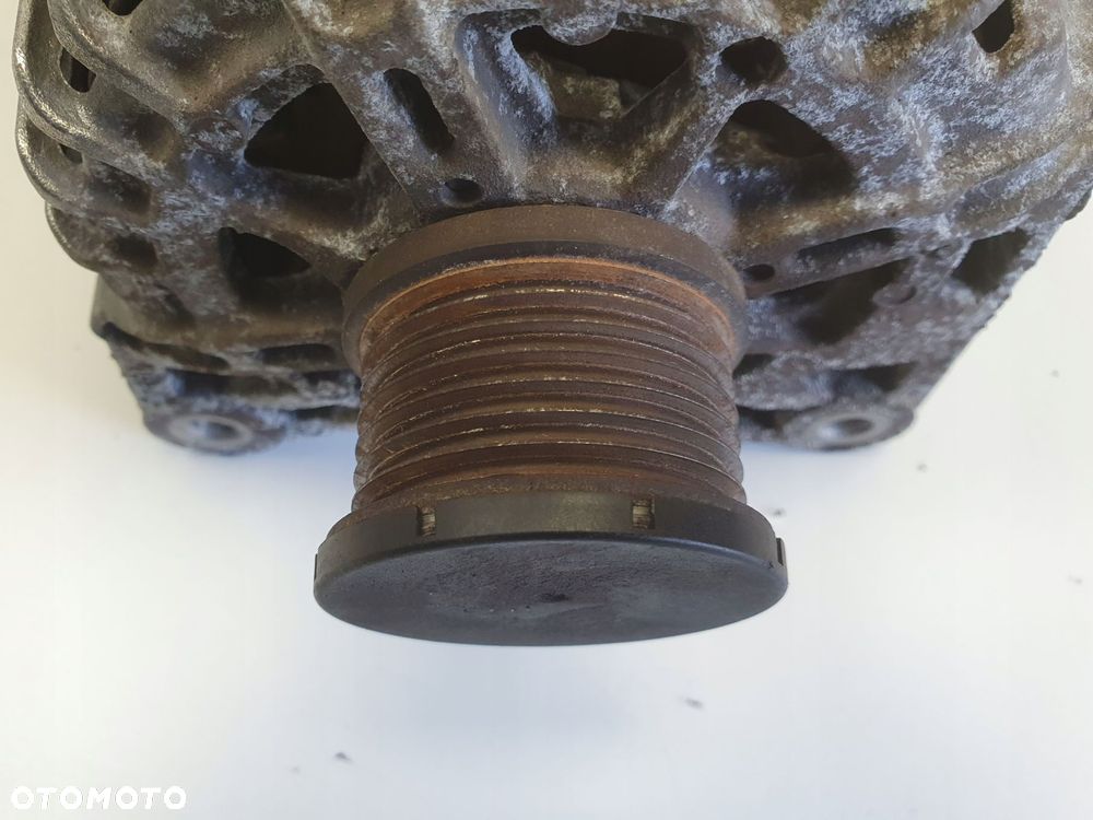 ALTERNATOR Dacia Duster I 1.2 TCe _ 231000091R valeo Alternator Oryginał - 8