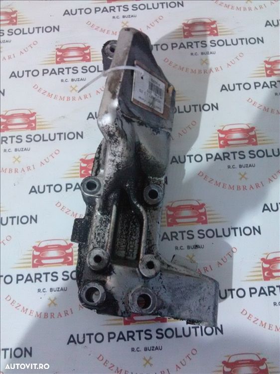 suport motor stanga iveco daily 2.3 jtd an fabr. 2009 - 1
