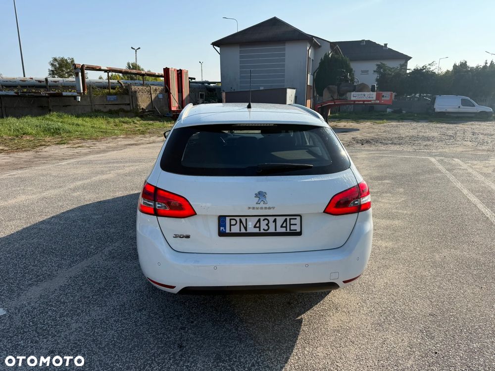 Peugeot 308 BlueHDi 130 EAT8 Stop & Start Allure Business-Paket - 17