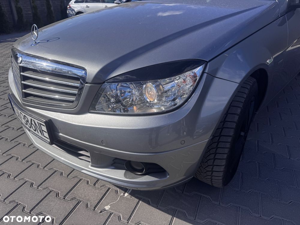 Mercedes-Benz Klasa C 220 CDI DPF (BlueEFFICIENCY) Elegance - 4