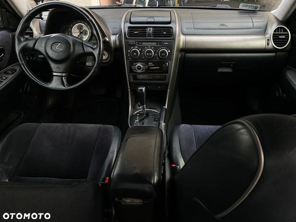 Lexus IS 200 Classic - 5