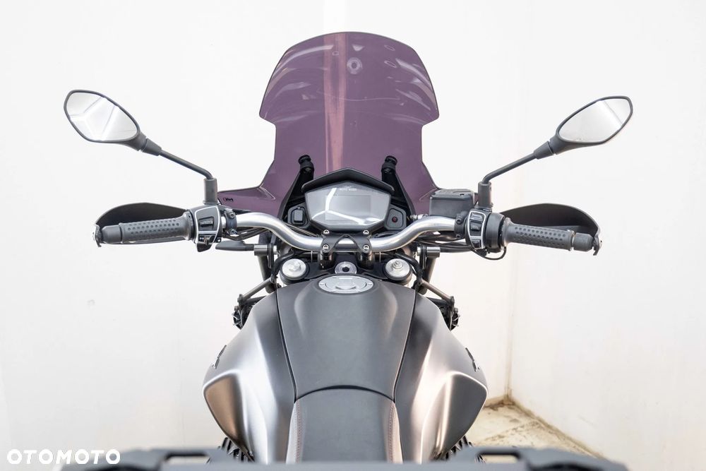 Moto Guzzi V85 - 25