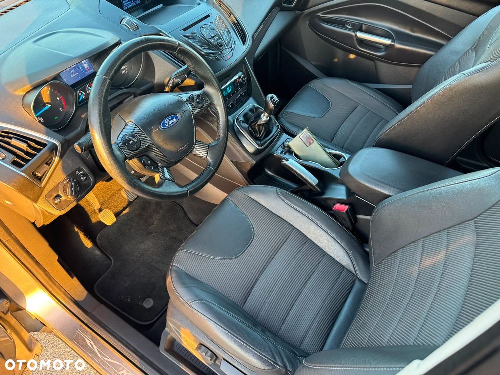 Ford Kuga 2.0 TDCi 4x4 Titanium - 12