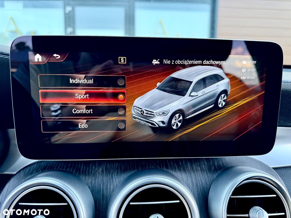 Mercedes-Benz GLC 220 d 4Matic 9G-TRONIC AMG Line Plus - 37