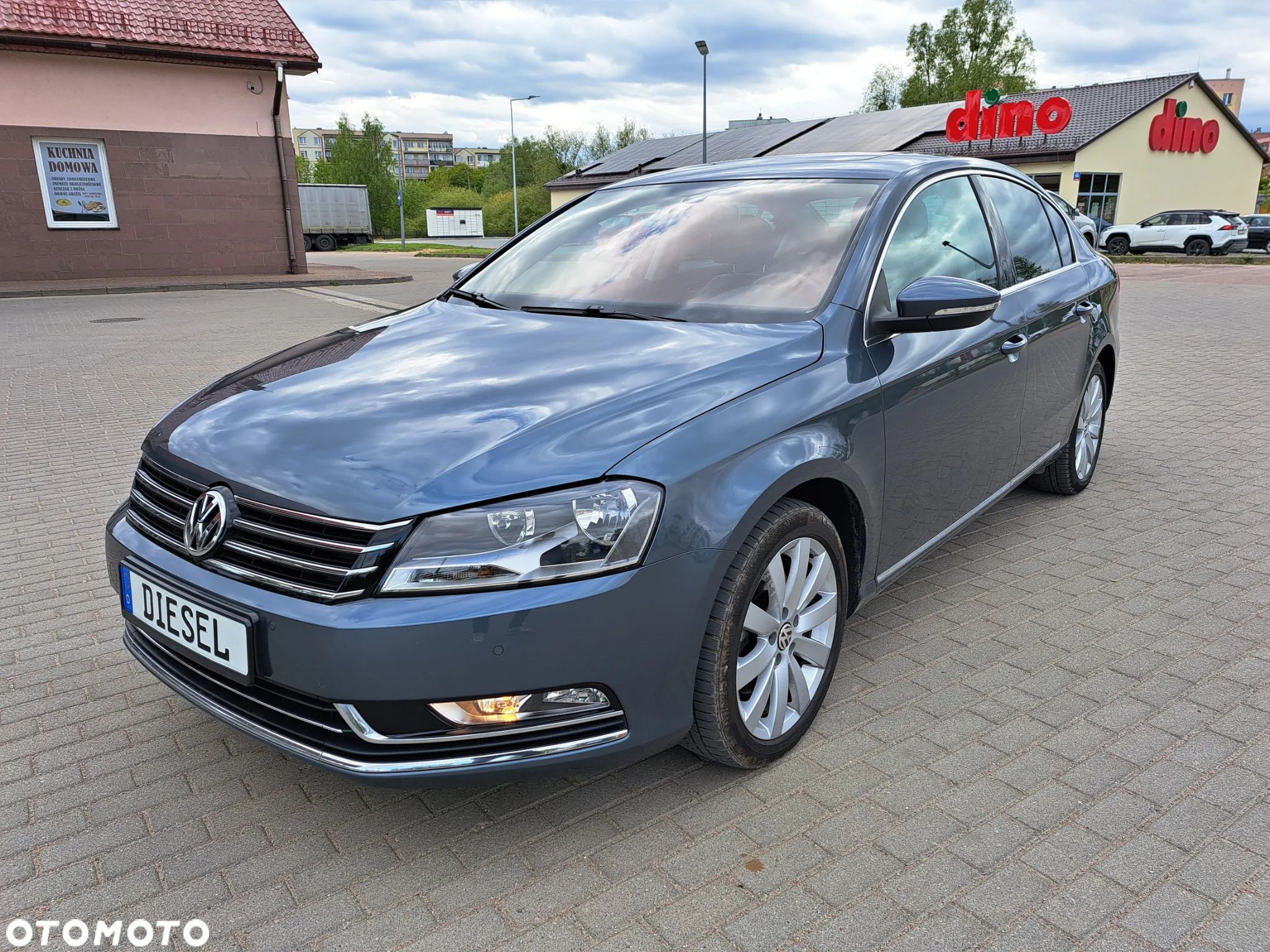 Volkswagen Passat - 1