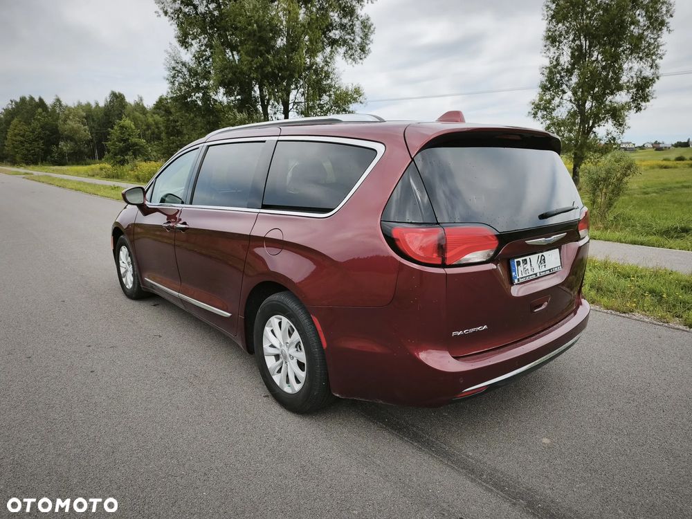 Chrysler Pacifica - 9