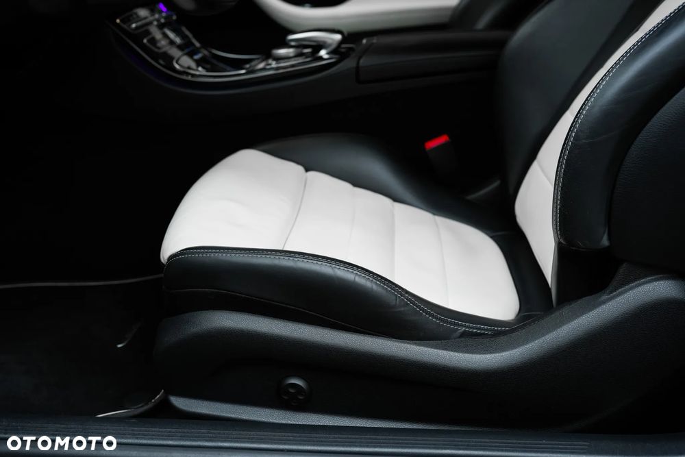 Mercedes-Benz Klasa E 400 4Matic 9G-TRONIC AMG Line - 29