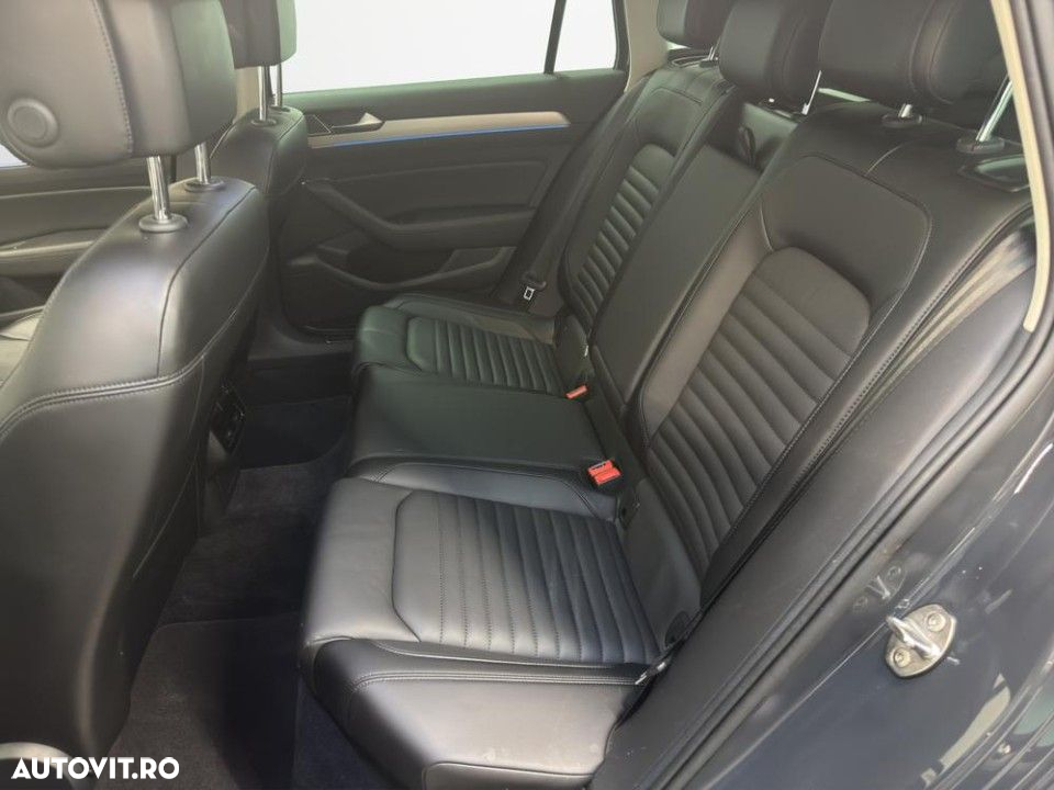 Volkswagen Passat - 16