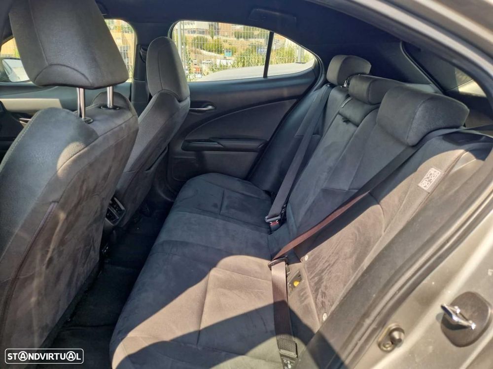 Lexus UX 250h Business - 7