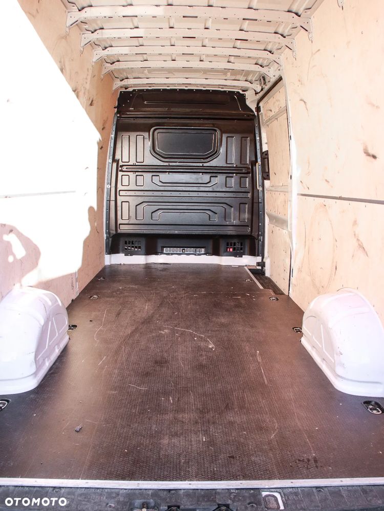 Volkswagen Crafter - 4