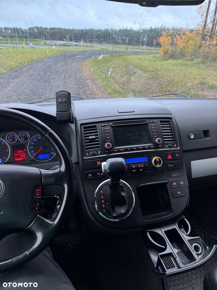 Volkswagen Multivan - 7