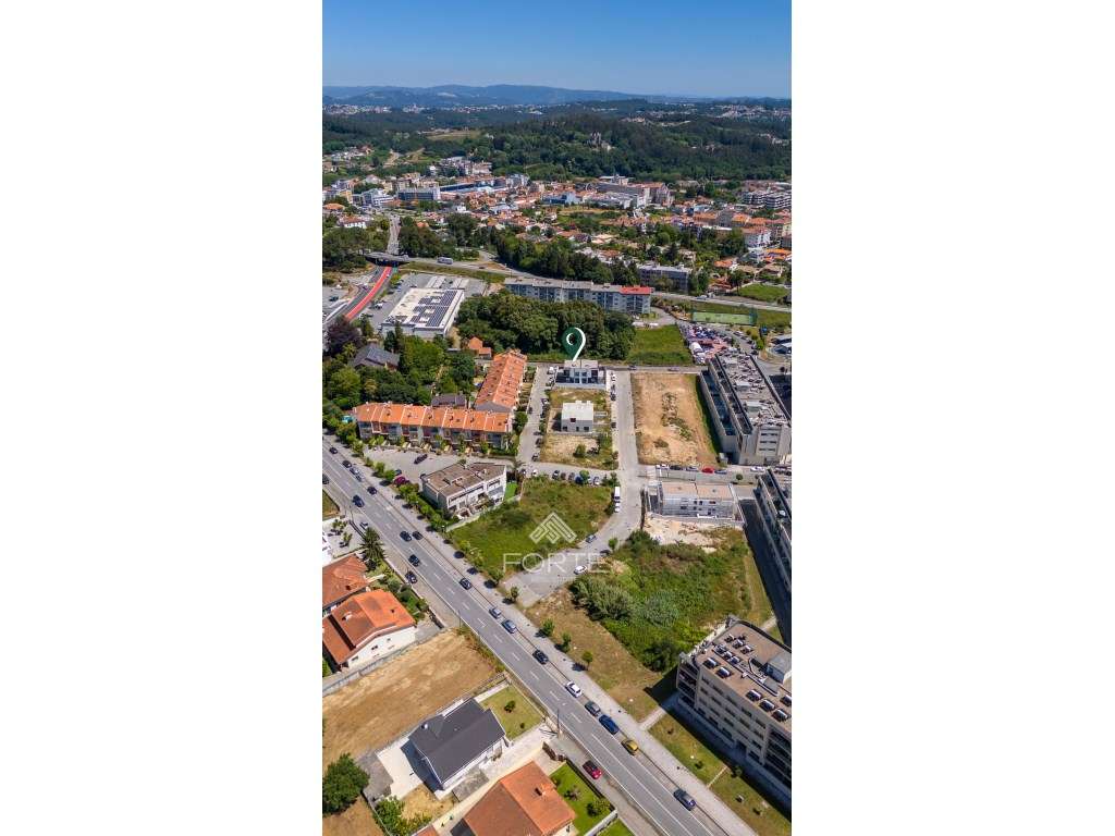 Moradia T3+1 NOVA - Centro Santa Maria da Feira - Grande imagem: 5/60