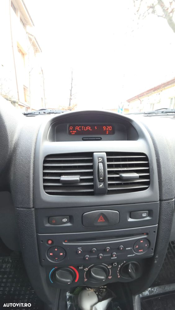 Renault Symbol 1.4 8V Expression - 11