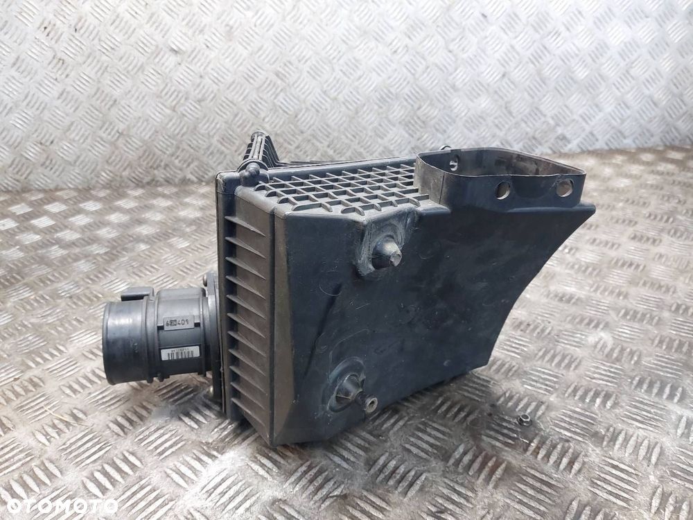 OBUDOWA FILTRA + PRZEPŁYWOMIERZ LAGUNA II 1.9 DCI 8200098984 7700314669 - 3