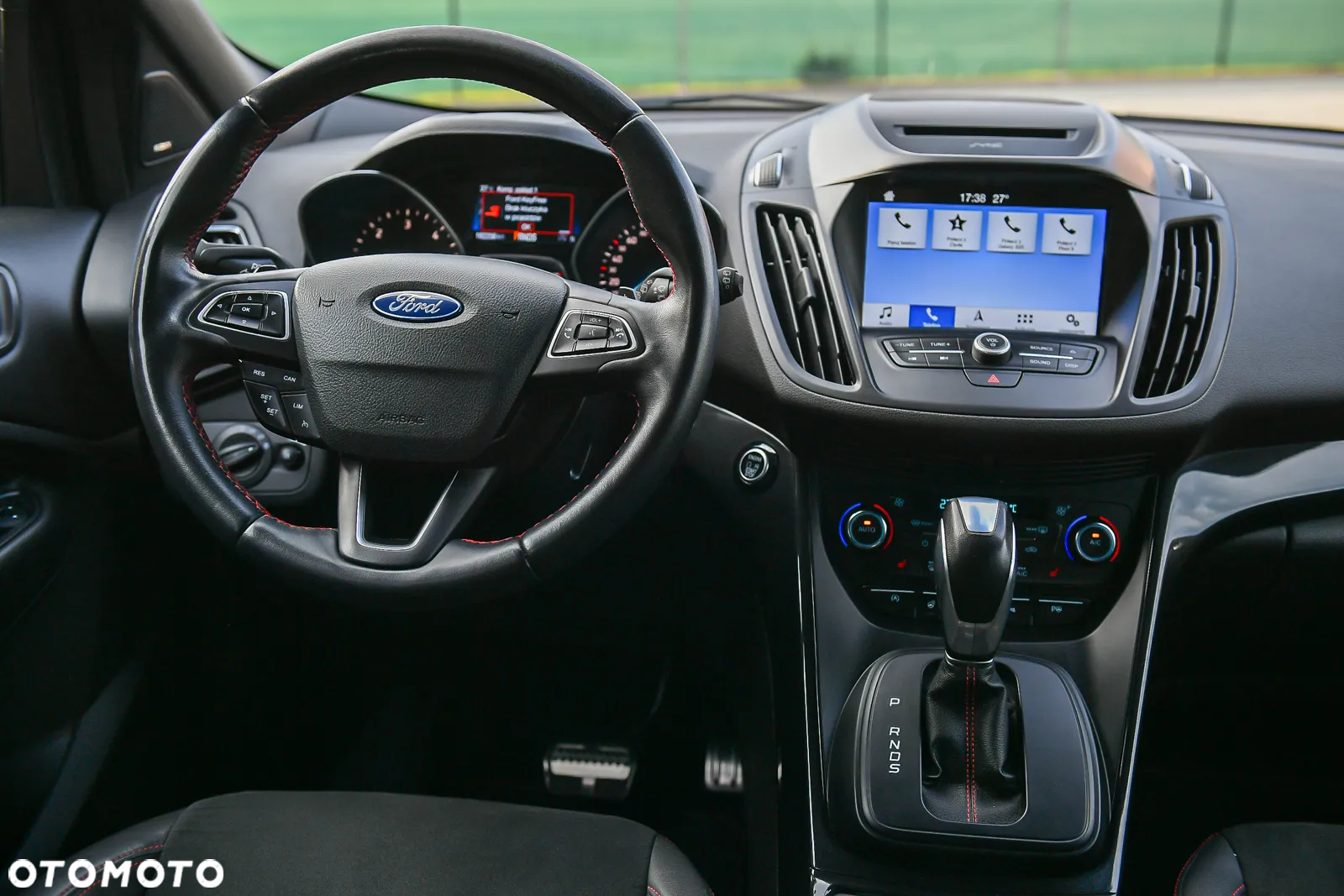 Ford Kuga 2.0 EcoBlue 4x4 ST-LINE - 24