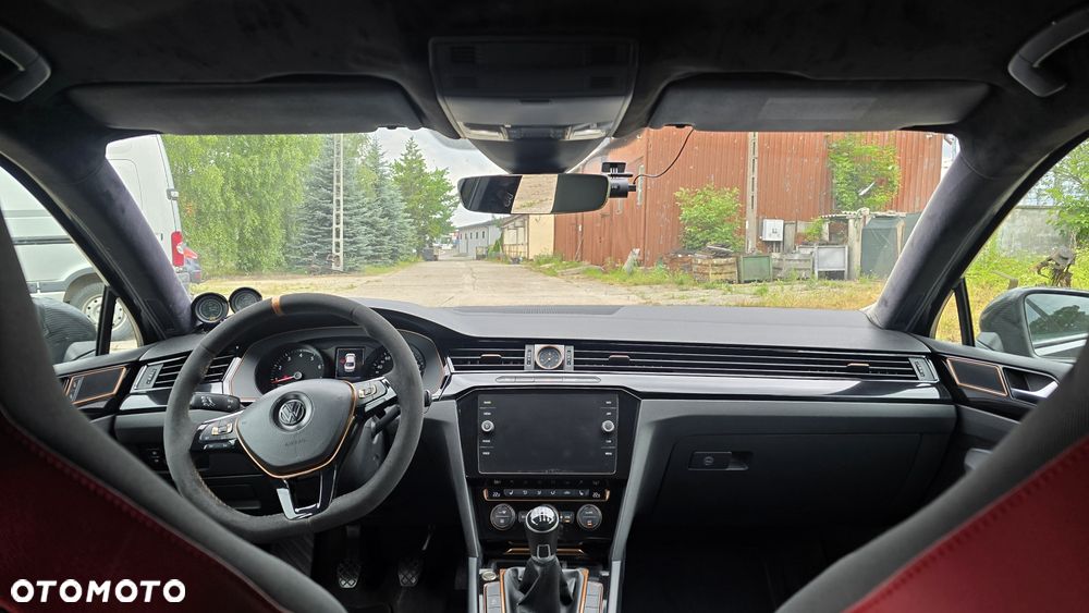 Volkswagen Passat - 4