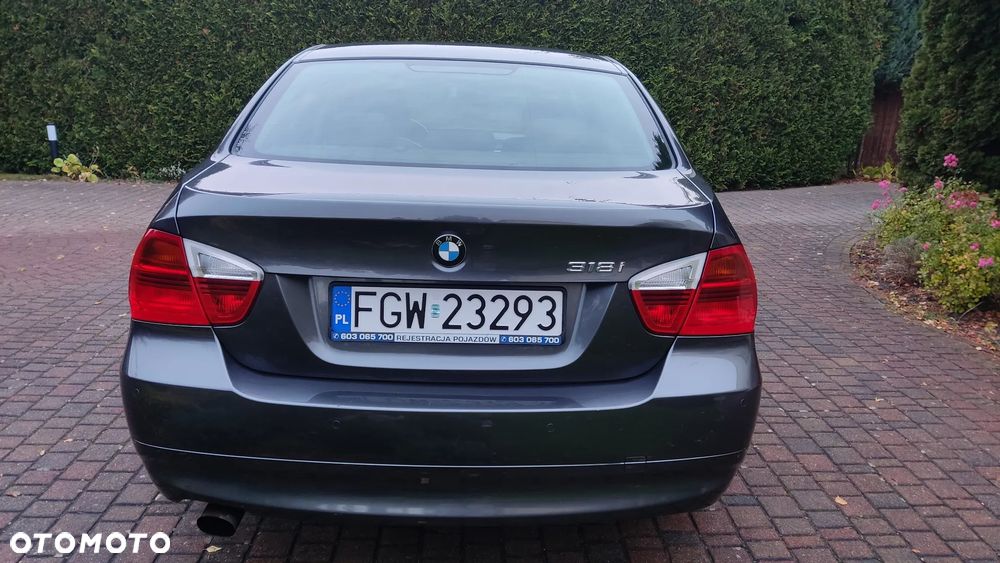 BMW Seria 3 318i - 10