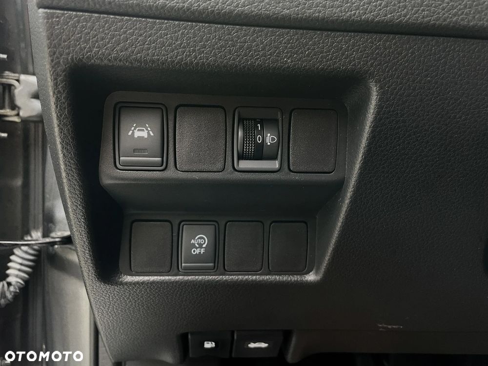 Nissan Qashqai 1.2 DIG-T N-Connecta - 30