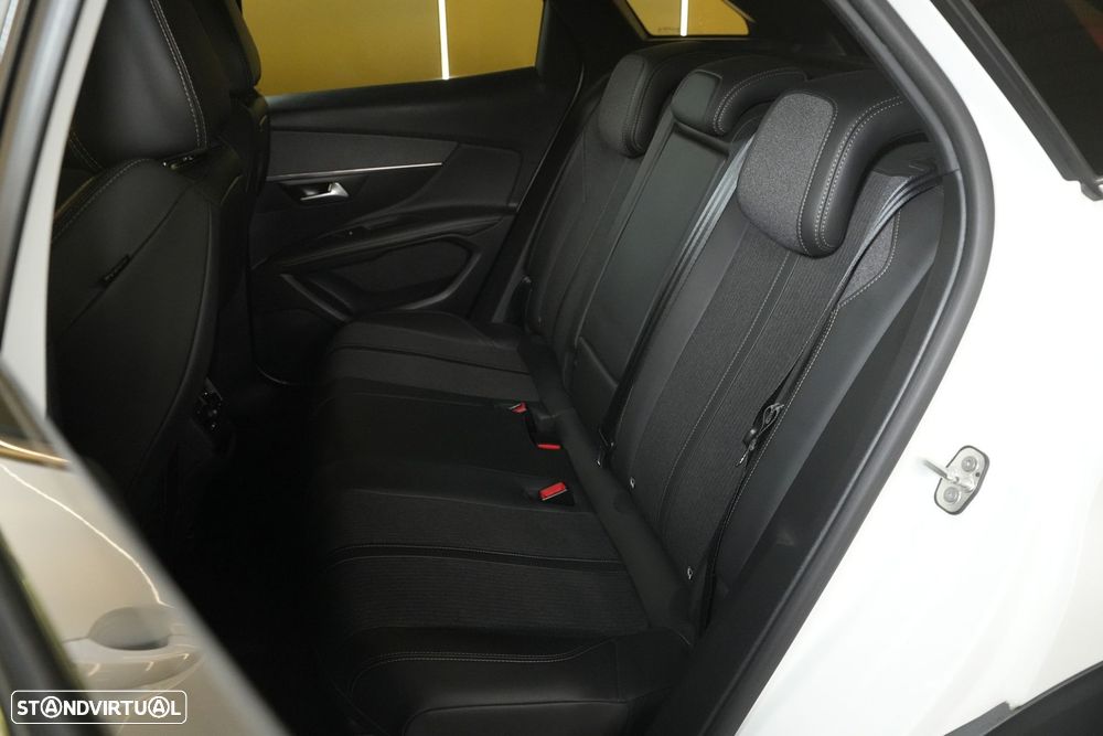 Peugeot 3008 1.5 BlueHDi GT Line EAT8 - 36